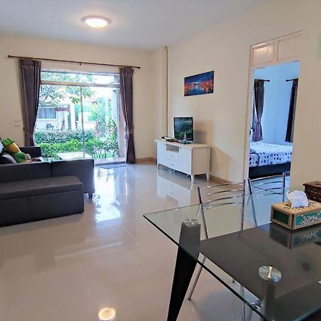 Hotel Happy House @ Casa Seaside Rayong Ban Chak Phai Esterno foto