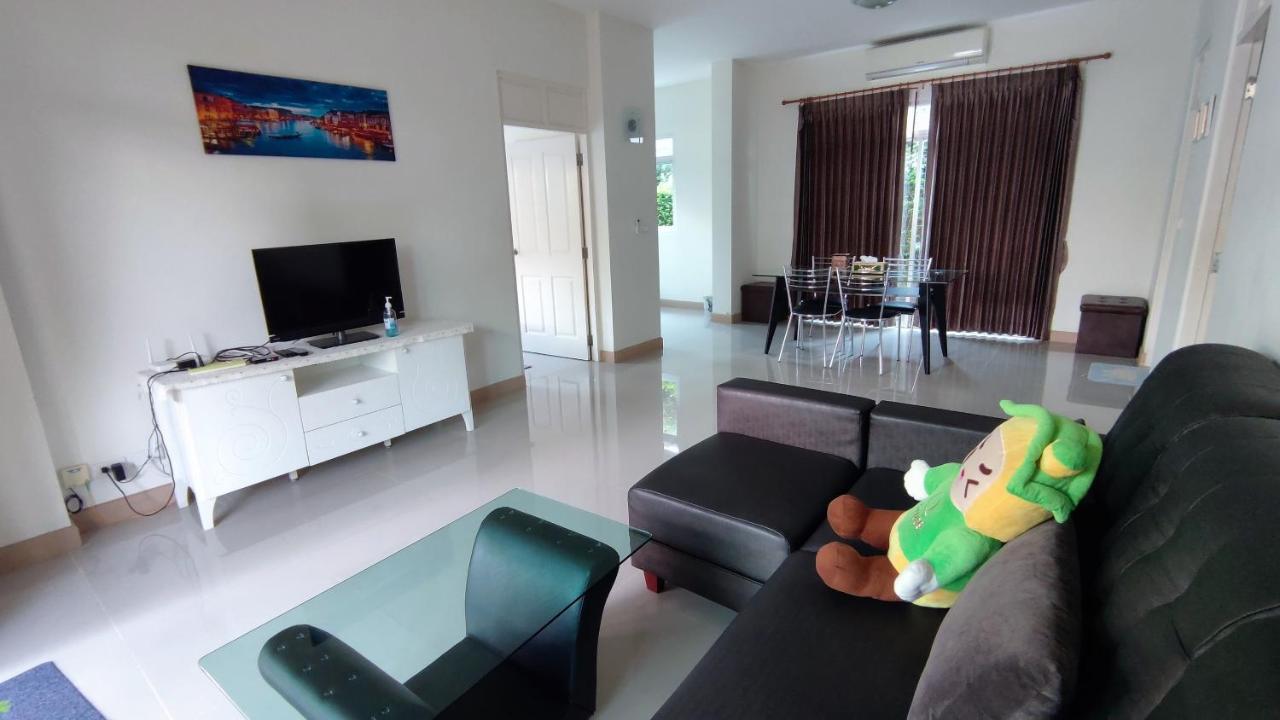 Hotel Happy House @ Casa Seaside Rayong Ban Chak Phai Esterno foto